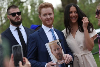 Princo Harry antrininkas su Meghan Markle antrininke