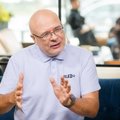 Arnoldas Lukošius. Ką būtina nedelsiant padaryti nupirkus išmanųjį telefoną senjorui