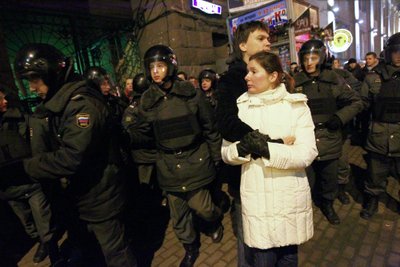 Rusijos policija suėmė šimtus demonstrantų