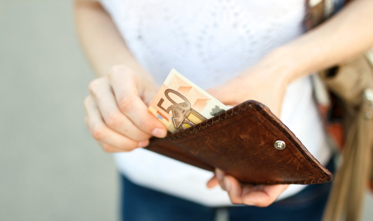 Pre Tax Average Monthly Wage In Latvia At Eur 1 373 In 2022 Delfi En Pre Tax Average Monthly Wage In Latvia At Eur 1 373 In 2022 Delfi En