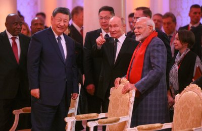 Xi Jinpingas, Narendra Modi, Vladimiras Putinas