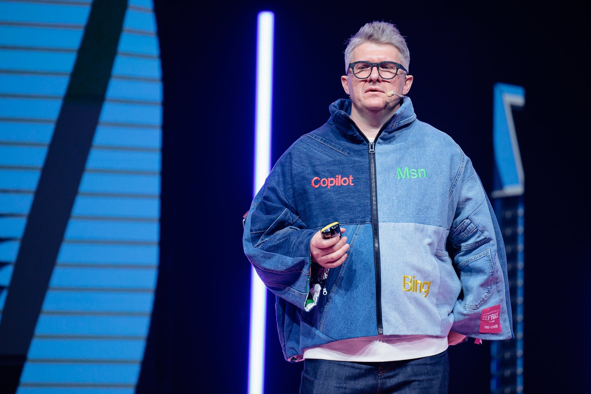 Keičiasi žaidimo taisyklės – po dviejų dešimtmečių „Microsoft“ meta rimtą iššūkį „Google“
