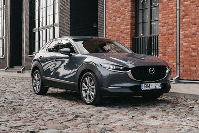 "Mazda CX-30"