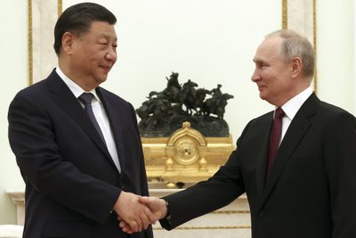 Xi Jinpingas, Vladimiras Putinas