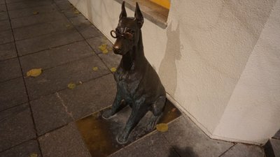 Dobermanės skulptūra Gedimino pr. 