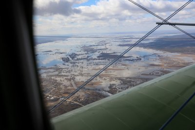 Skrajojantys rusų kunigai meldžia, kad potvyniai liautųsi