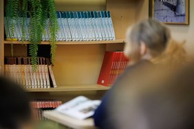 Pedagogų gretas pildo siūlydami paramą: saldainis – išmoka sveikatinimo paslaugoms 