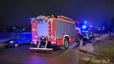 Kaune ugniagesiai iš gaisro išgelbėjo du žmones, Vilniuje vienas žmogus žuvo