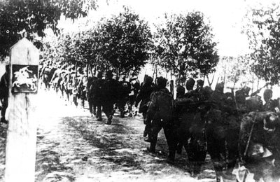 Raudonoji armija peržengia Lietuvos valstybinę sieną. 1940 m. birželio 15 d.