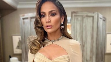 Super trumpu drabužiu pasipuošusi Jennifer Lopez parodė daugiau, nei įprastai 