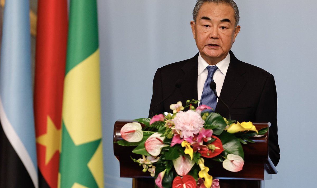 Wang Yi vizitas rengiamas prieš kitą mėnesį įvyksiantį BRICS viršūnių susitikimą