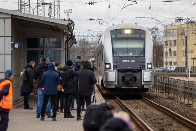 Civilinės saugos pratybos: evakuacija traukiniu 