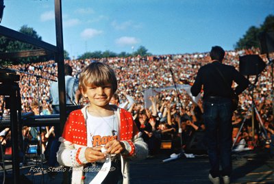 Berniukas (Laurynas Paškevičius) ir minia. Roko maršas, Šiauliai, 1987