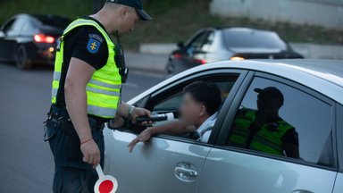 Policija įspėja vairuotojus: prasideda sustiprinta kontrolė, bus taikoma specialioji 24 valandų priemonė