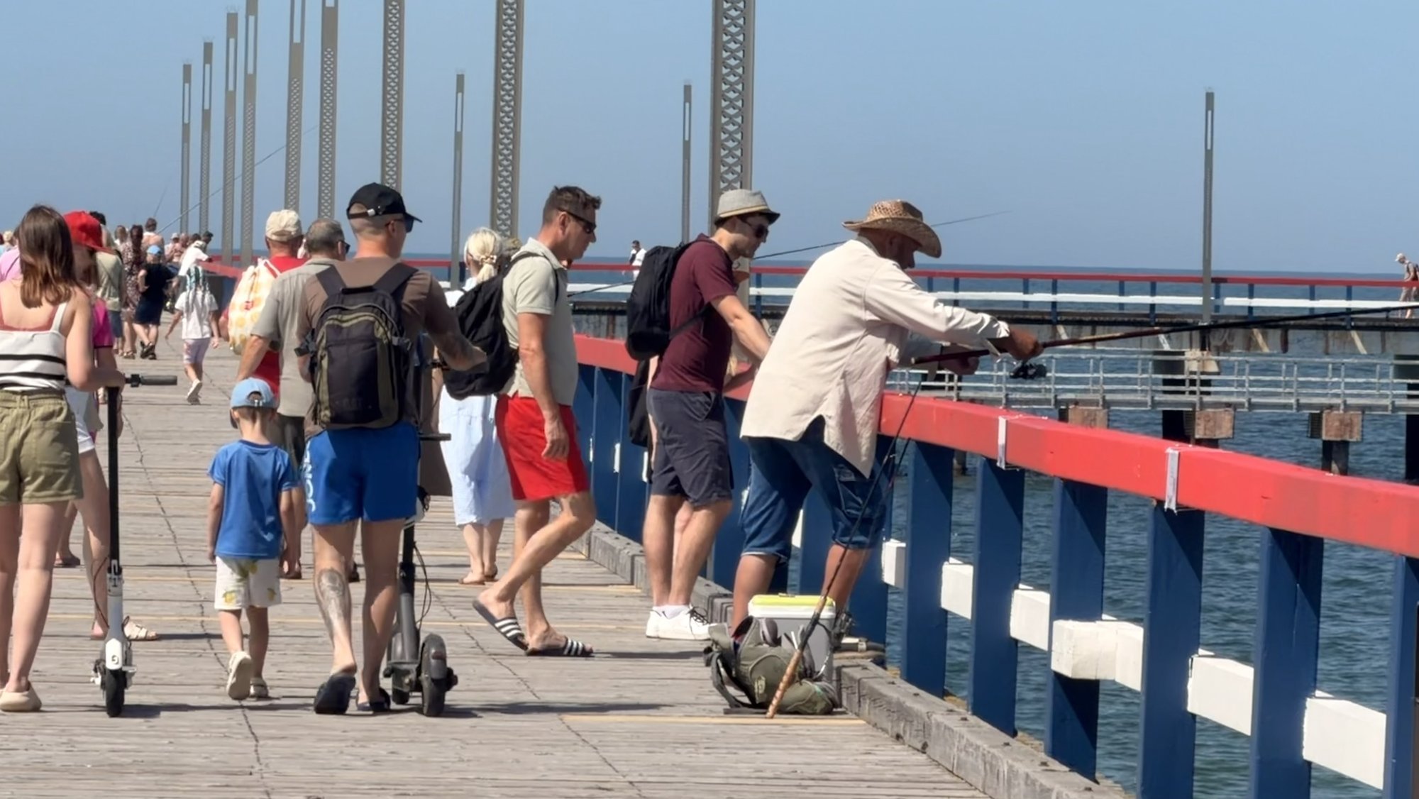 Heatwave continues in Lithuania, with slight relief expected by Tuesday