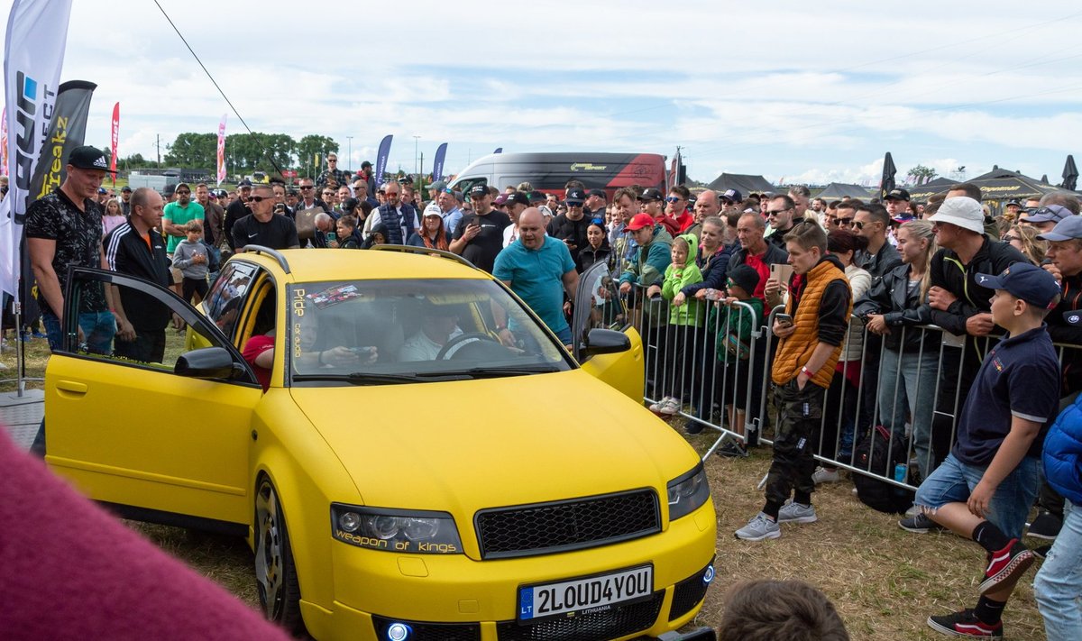 Varžysis, kuris automobilis skleidžia stipresnį garsą