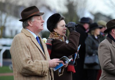 Princesė Anne ir Andrew Parkeris Bowlesas