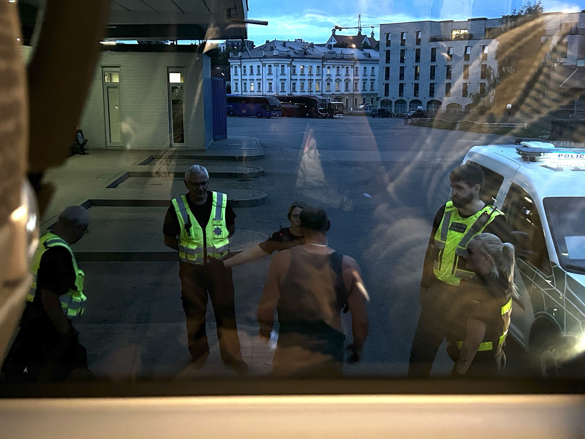 Drunk man tries to board bus at Vilnius station