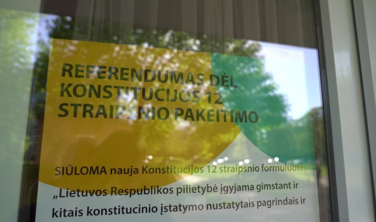 Referendumas dėl Konstitucijos 12 straipsnio pakeitimo. 