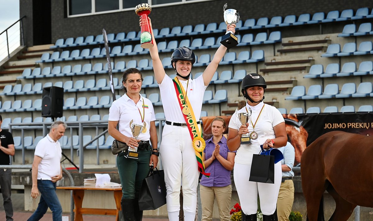 Suaugusiųjų kategorijos čempionai