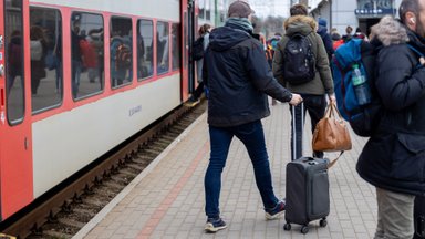 Kas keisis nuo lapkričio 1 dienos: nauji tabako draudimai, pokyčiai keliaujantiems traukiniais ir statantiems namus soduose 