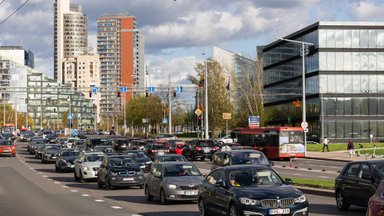 Nuo gruodžio keičiasi KET taisyklės: ką privalo žinoti kiekvienas vairuotojas