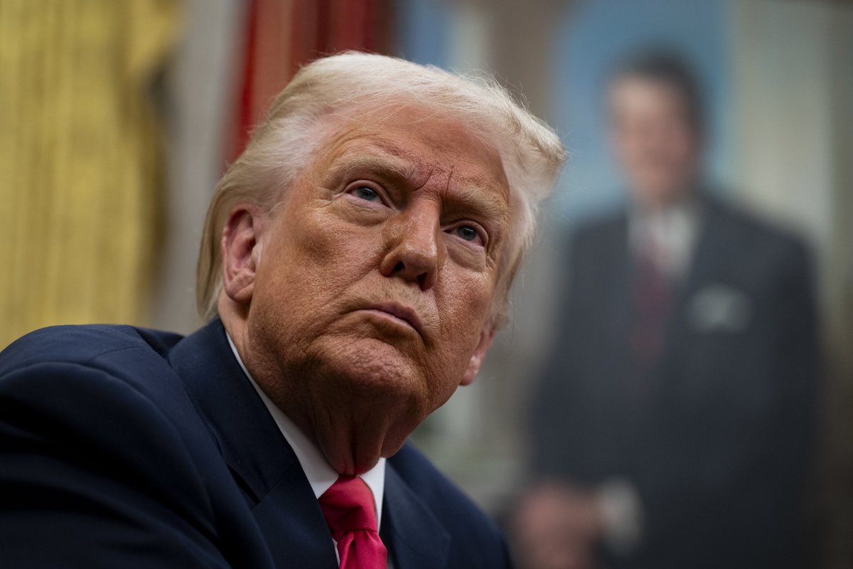 Trumpas grasina naujais muitais Kanadai: dvigubina tarifus plienui ir aliuminiui