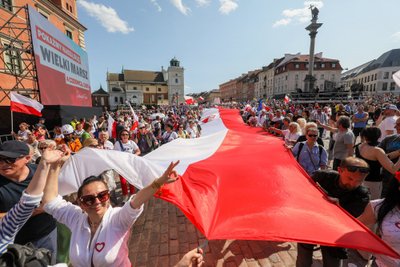 Lenkijos opozicija surengė plataus masto antivyriausybinį protestą