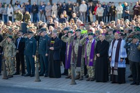 Tiesiogiai: pratybose žuvusių JAV karių pagerbimo ir išlydėjimo ceremonija