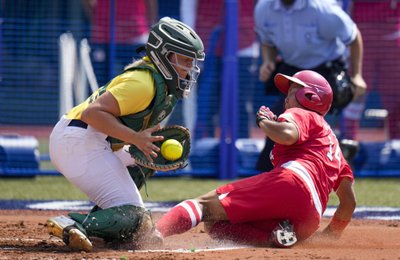 Softbolas Tokijo olimpinėse žaidynėse: Australija prieš Japoniją