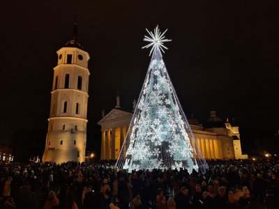 Vilniaus eglė, įžiebimas