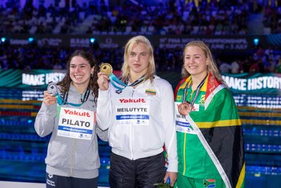 Benedetta Pilato, Rūta Meilutytė, Lara van Niekerk 