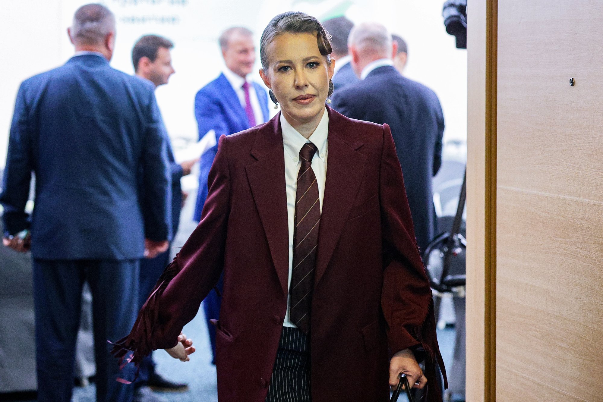 Russian Journalist Ksenia Sobchak Claims Hackers Published Fabricated Correspondence; State Media Accuses Her of Treason