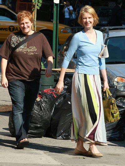 Cynthia Nixon ir Christine Marinoni 