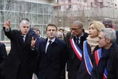 Emmanuelis Macronas dalyvavo olimpinio kaimelio atidarymo ceremonijoje