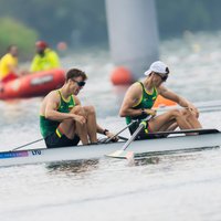 Galingai žaidynes užbaigę dvyniai apsirūpino sotesne ateitimi ir ieškojo vietos trečiam broliui