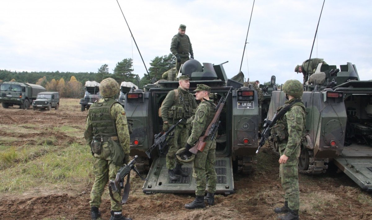 Lietuvos kariai dislokuojasi poligone Lenkijoje