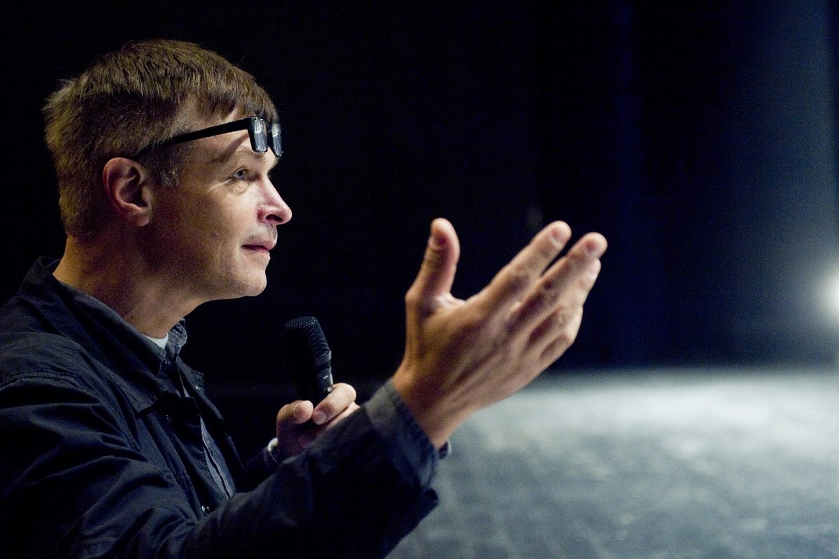 Gintaras Varnas apie spektaklį „Viktoras, arba Vaikai valdžioje ...