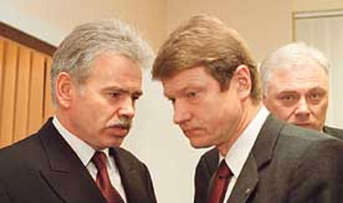 Dabartiniai politiniai įvykiai Lietuvoje - JAV ir Rusijos specialiųjų ...