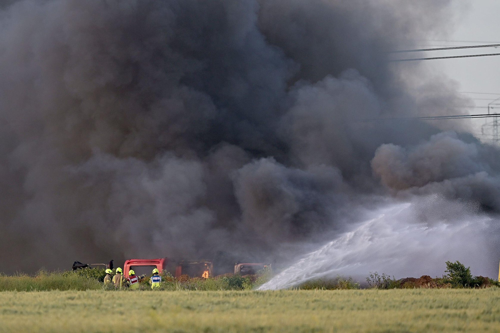 Over 100 firefighters tackle major industrial blaze in UK's Essex