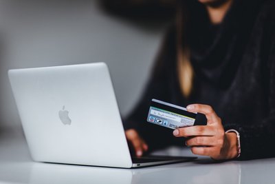 Telefoniniai sukčiai atakuoja vis gudriau
