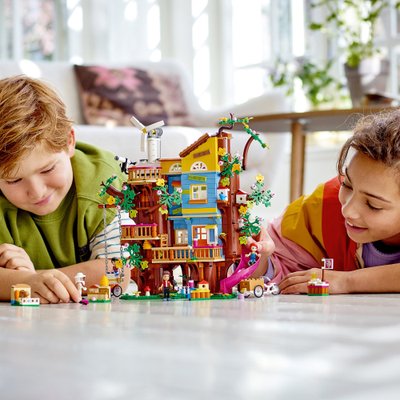  LEGO Friends Draugystės namelis medyje