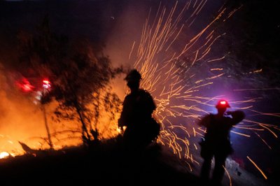 Gaisruose Los Andželo regione pelenais virto 10 000 namų