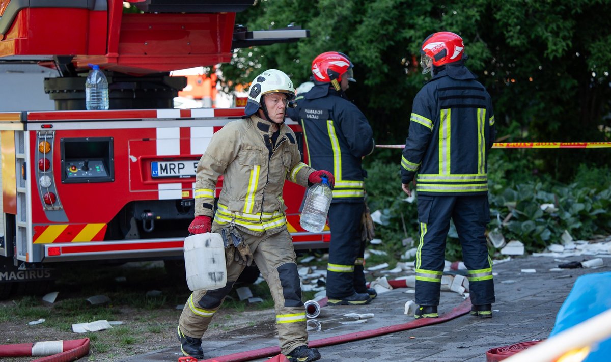 В одном из реновируемых домов на улице Смелинес вспыхнул пожар