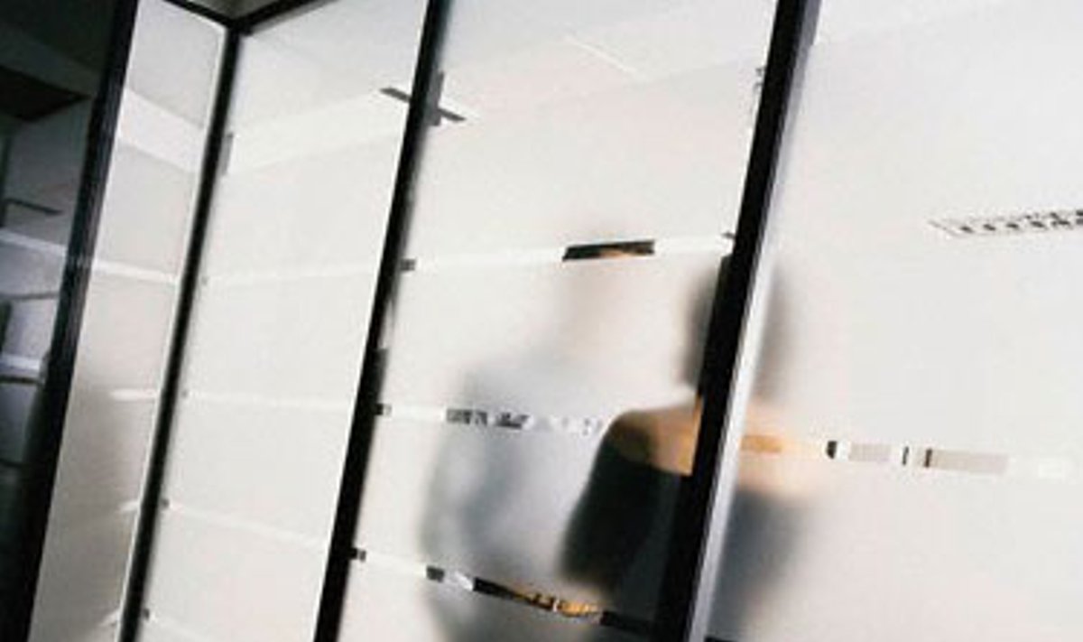 Үйдегі медбике балдық секс жанында Анна Шупилова «Көршілер» порно фильмін көреді