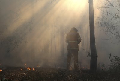 Gaisrai netoli vakarų Sidnėjaus Australijoje