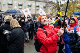 Įžeidinėjimais besisvaidančiam Ragelskiui – oficialus teisėjo įspėjimas per posėdį laikytis tvarkos