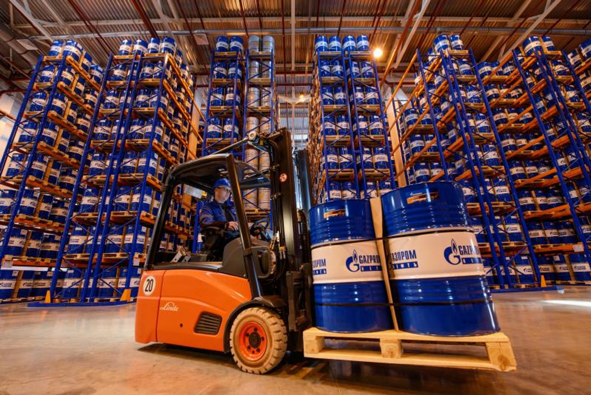 Склад подсолнечного масла. Моторное масло оптом. Склад моторных масел. Склад хранения масел. Транспортирование растительных масел.