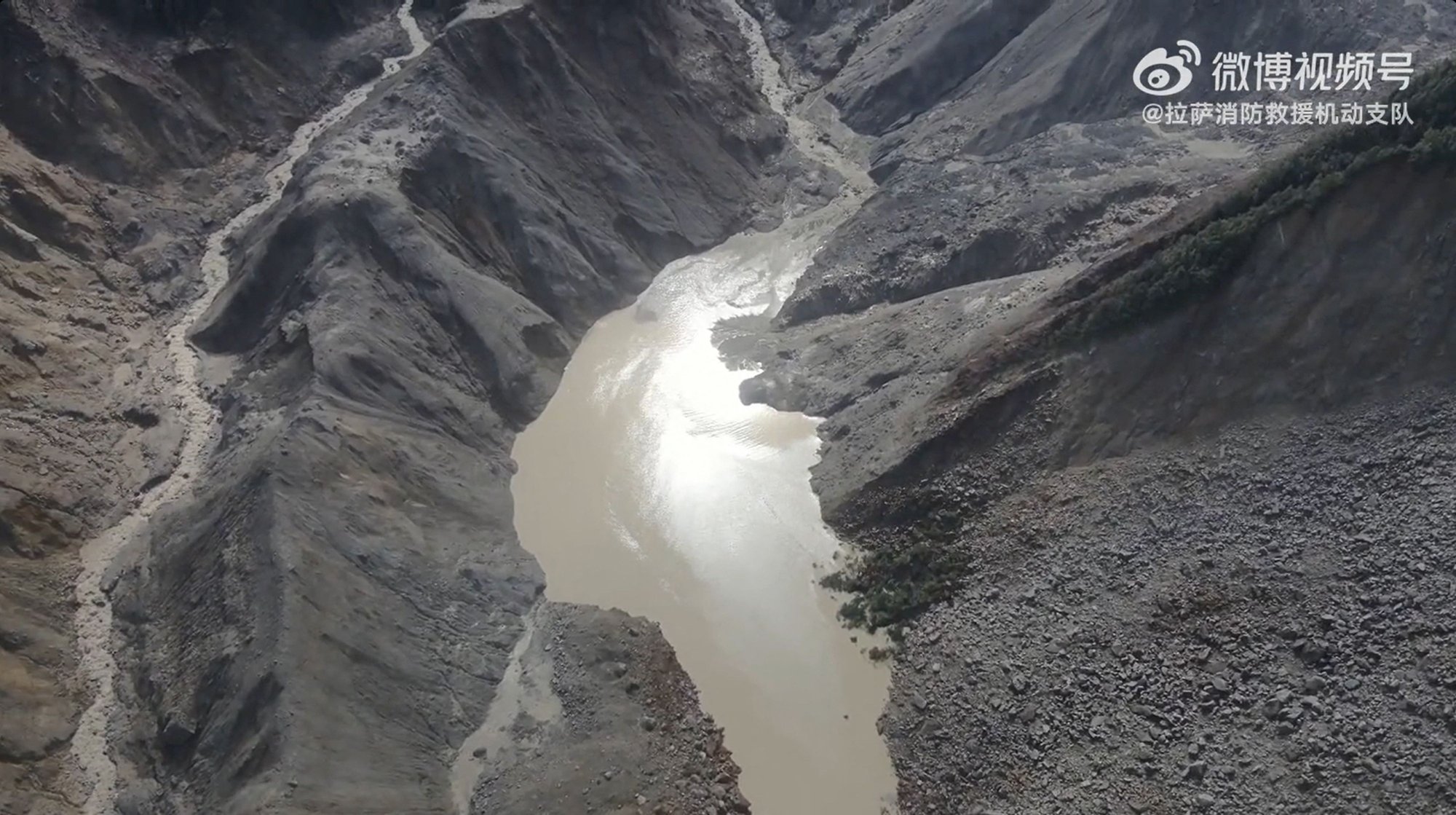China Halts Tibet Rescue Operations Amid Flood Threat