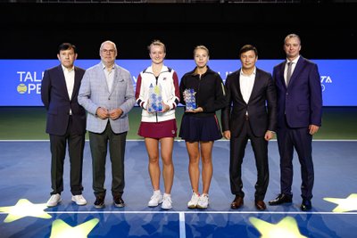 Allaras Hintas (dešinėje) su "Tallinn Open" finalininkėmis Anett Kontaveit ir Barbora Krejčikova